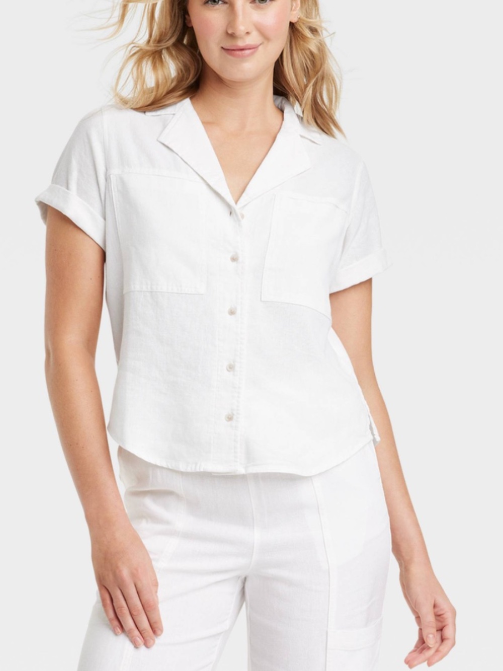 Universal Thread White Short-Sleeve Button Down Camp Collar Shirt